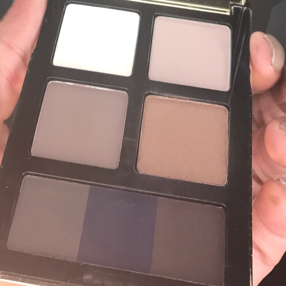 Eyeshadow palette